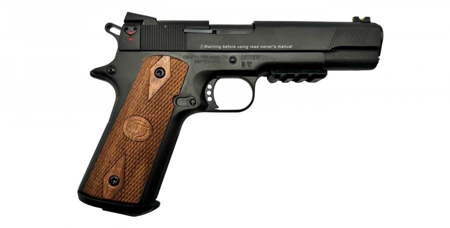 Chiappa 1911 Pistol .22LR Custom 5&apos; fa markolattal