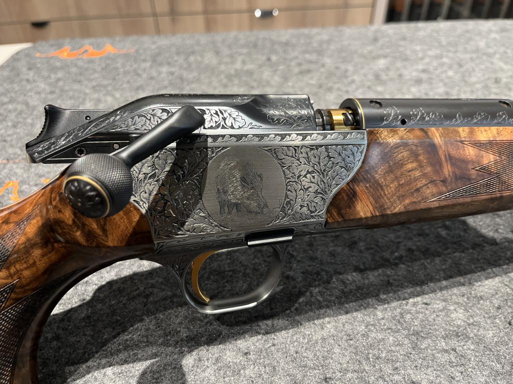 Blaser R8 Custom III. "Wild Boar" 9,3x62 golyós fegyver 58 cm