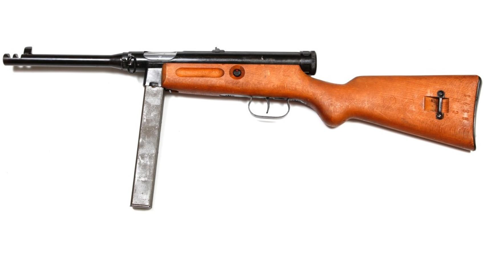 Beretta M49 9 mm Luger, félautomata