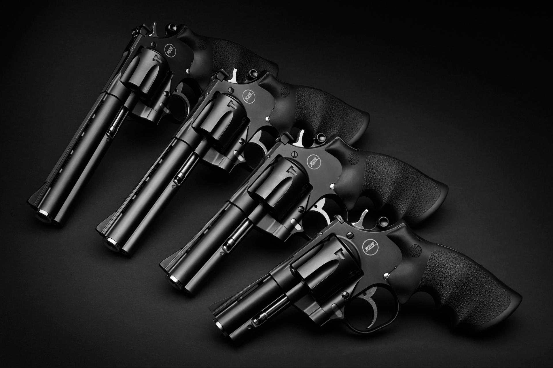 KORTH Combat Revolver NSC; 6 lövetű; .357 Mag; variálható csőhossz – gumi markolat