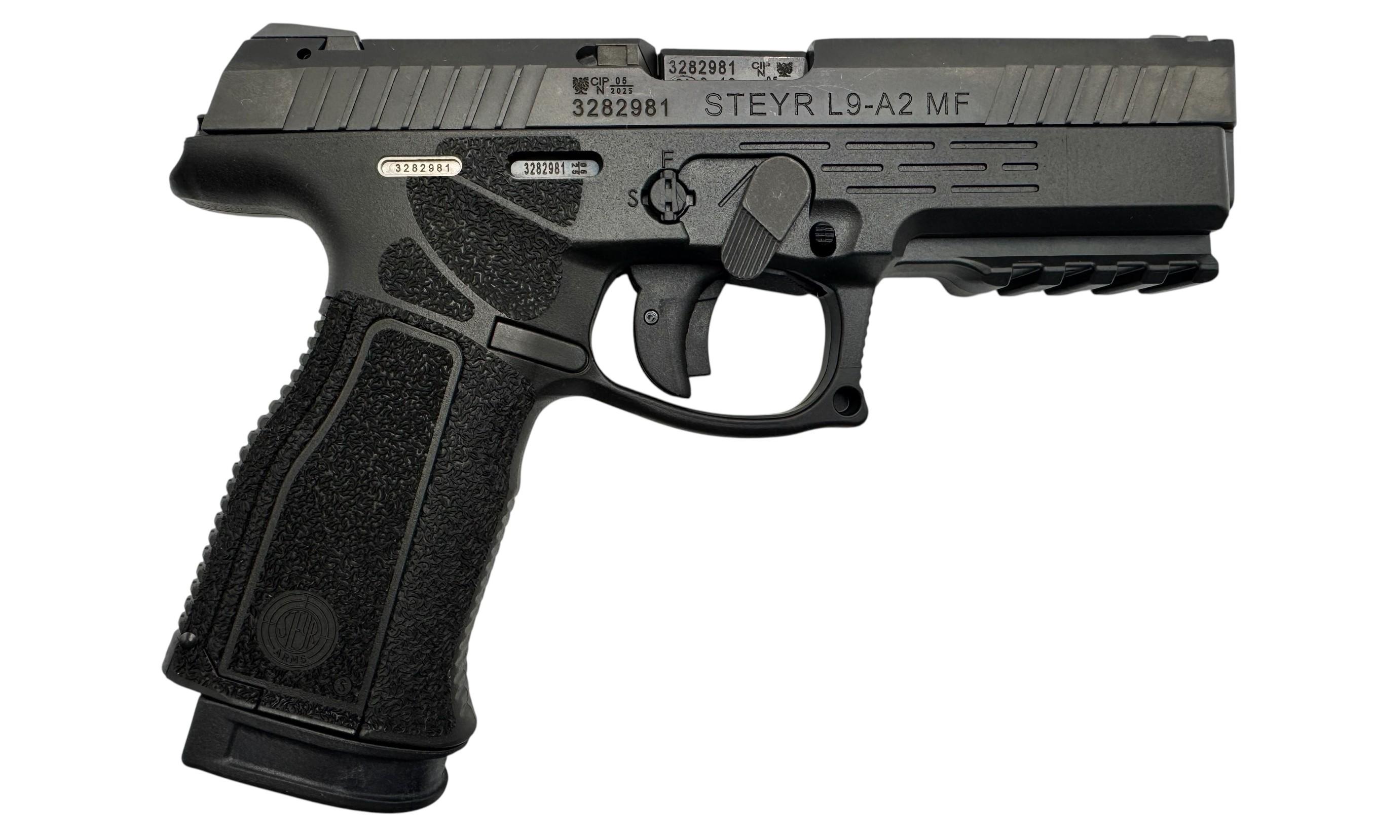 Steyr L9-A2 MF 9x19 trapezoid irányzékkal, manual safety