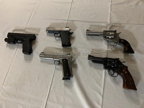 Eladó Pisztolyok és Revolverek